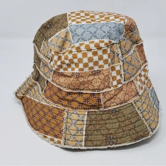 UO Patchwork Bucket Hat - Picture 3 of 3